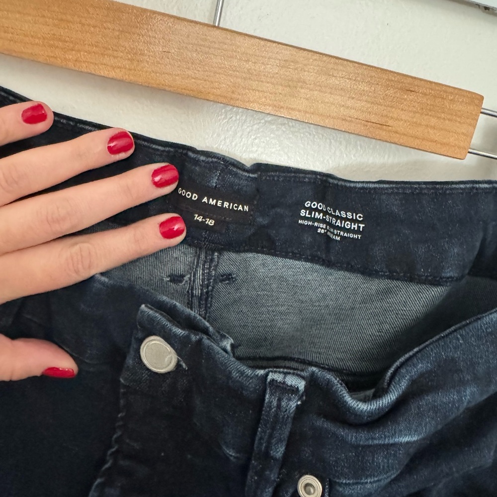 Good American Women's Dark Blue Slim Straight Jeans